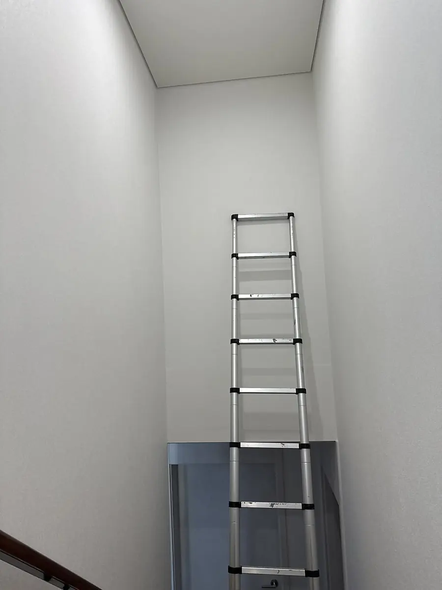 캔버스 유화 미술작품 액자 제작과 설치, 대형 작품 맞춤 시공 현장 사진 6