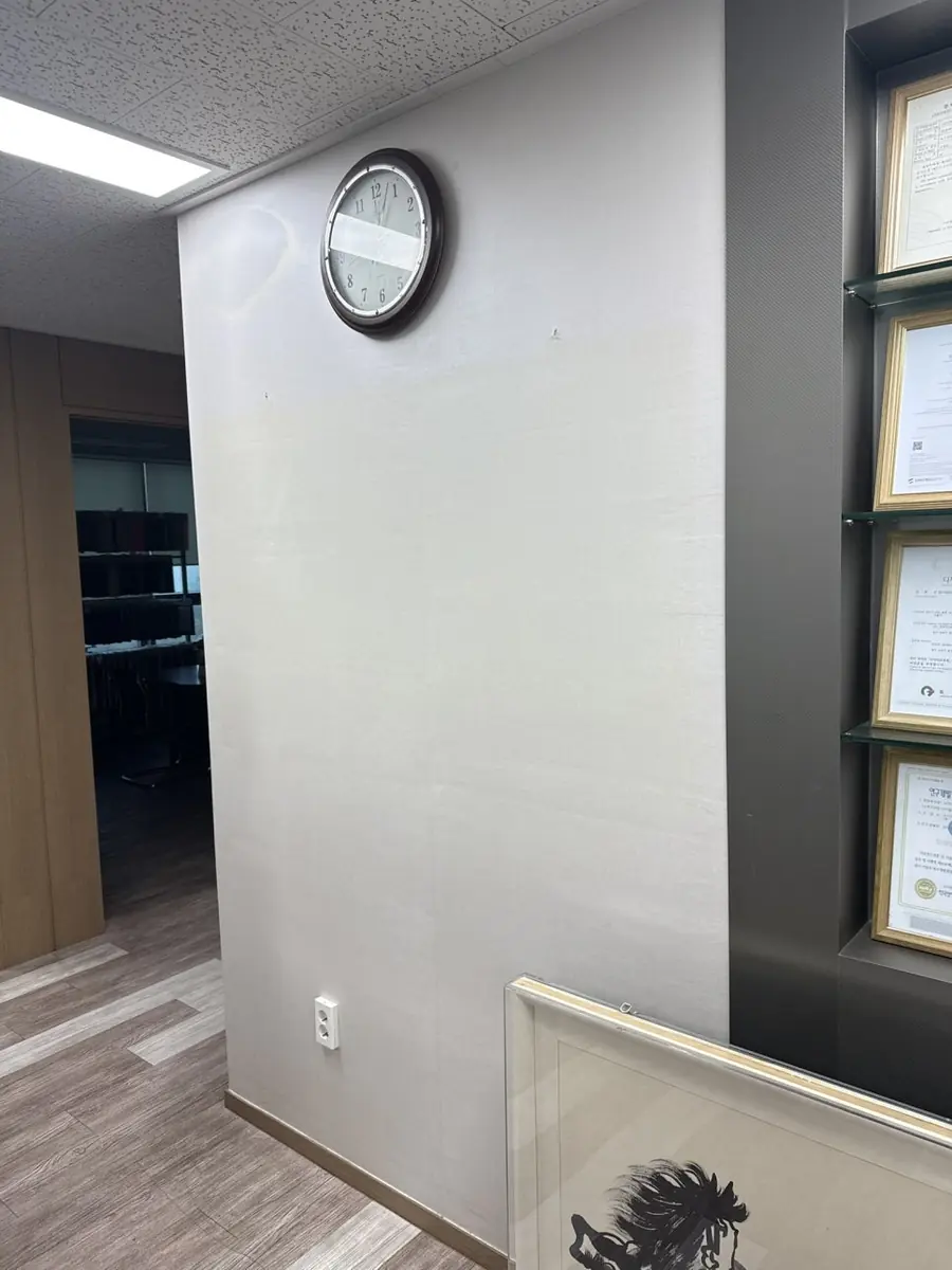 20년 된 붓글씨 말 그림 재표구, 한화비즈메트로2차 사무실 현장 사진 8