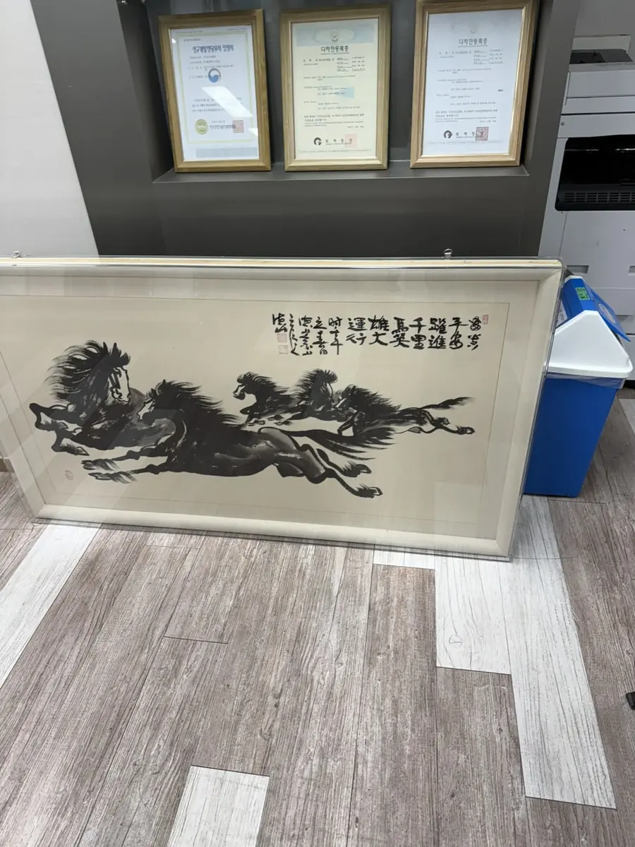 20년 된 붓글씨 말 그림 재표구, 한화비즈메트로2차 사무실 현장