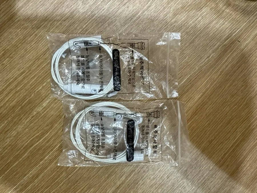 신경정신과 병원 로비 UV캔버스 인쇄 액자 제작·설치 현장 사진 4