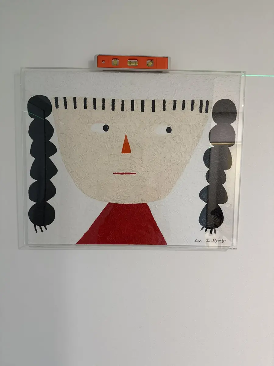 대형 그림 액자 아크릴 표구와 벽걸이 설치 현장 사진 11